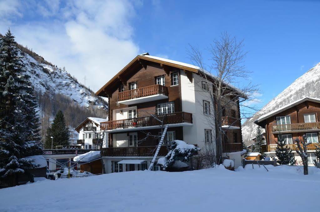 Haus Alpenperle Apartment Saas-Almagell Exterior photo