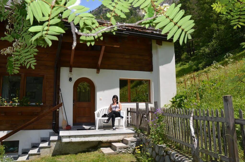 Haus Alpenperle Apartment Saas-Almagell Exterior photo
